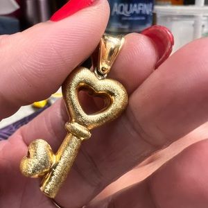 Pendant 18k Italy Gold in 3.4g